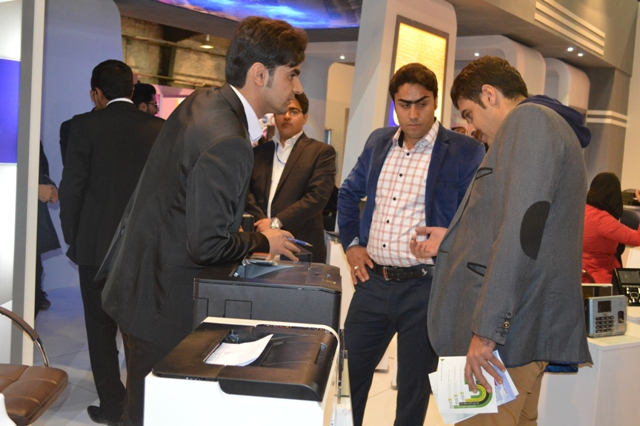 علیرضا پویافر:گزارش اختصاصی یازدهمین نمایشگاه فناوری اطلاعات استان یزد: گفتگوهای کامیتکسی(7) علیرضا پویافر:گزارش اختصاصی یازدهمین نمایشگاه فناوری اطلاعات استان یزد: گفتگوهای کامیتکسی(7)