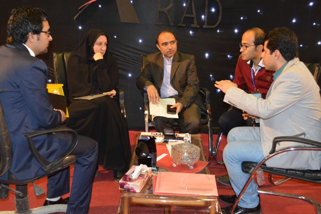 علیرضا پویافر:گزارش اختصاصی یازدهمین نمایشگاه فناوری اطلاعات استان یزد: گفتگوهای کامیتکسی(7) علیرضا پویافر:گزارش اختصاصی یازدهمین نمایشگاه فناوری اطلاعات استان یزد: گفتگوهای کامیتکسی(7)