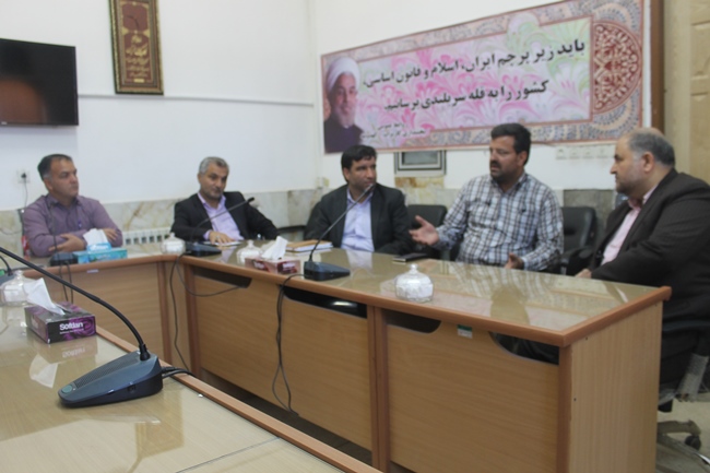 یزد فردا:با حضور مدير كل كميته امداد امام خميني (ره) استان يزد در بخش گاريزات: یزد فردا:با حضور مدير كل كميته امداد امام خميني (ره) استان يزد در بخش گاريزات: