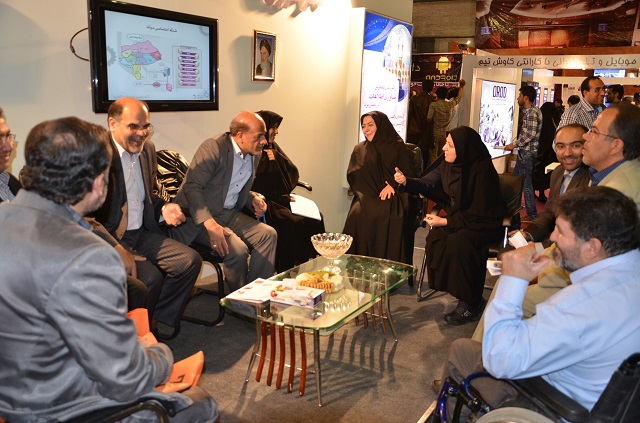 محمد حسین تقوایی زحمتکش :گزارش اختصاصی دهمین نمایشگاه کامپیوتر و موبایل : بازدید کامیتکسی فرماندار یزد