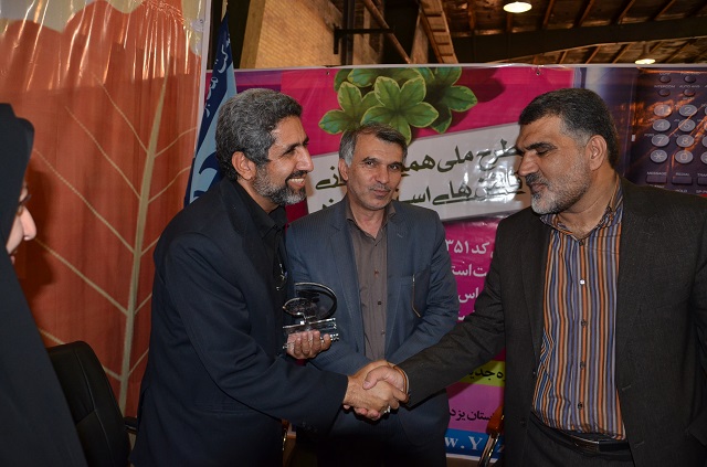 محمد حسین تقوایی زحمتکش :گزارش اگزارش اختصاصی دهمین نمایشگاه کامپیوتر و موبایل استان یزد: بازدید کامیتکسی معاون توسعه مدیریت و منابع انسانی استاندار یزد