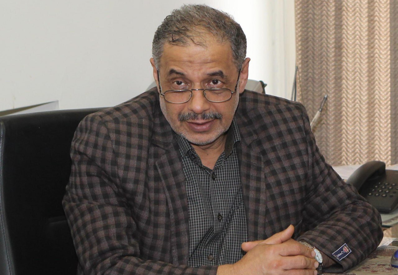 عالی‌جنابان! لطفاً اندکی به خود آیید