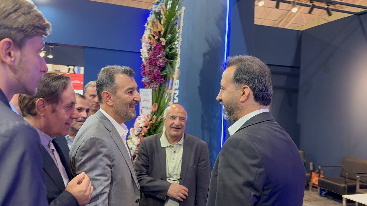 ببینید| حضور رییس هیات عامل ایمیدرو در غرفه چادرملو