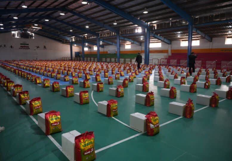 اهدای ۱۰ جهیزیه و بیش از هزار بسته معیشتی در یزد