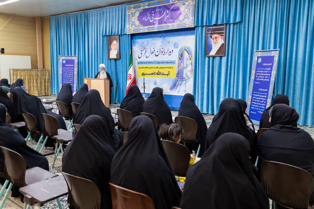 زندگی فاطمی به معنای کار خالصانه و خدمت برای رضای خداست