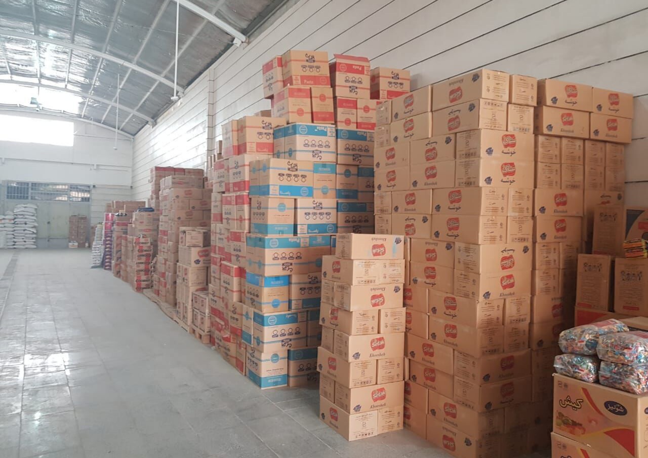 کشف ۳۴ تن ماکارونی احتکار شده در میبد