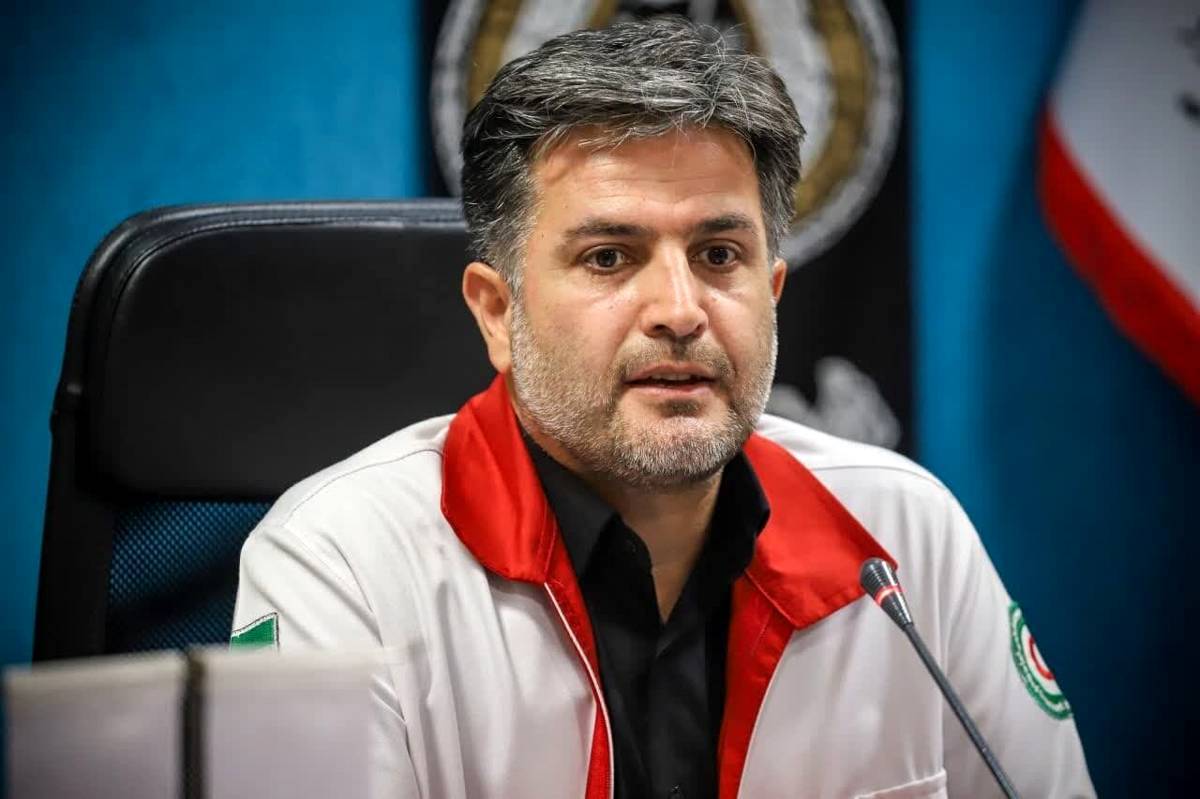 ماموریت دشوار امدادگران یزد: گیرافتادگی دو کوهنورد در ارتفاعات صعب‌العبور پیر نارکی