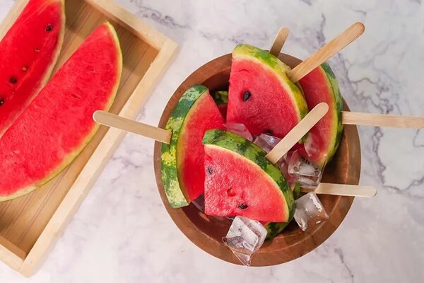 راز سلامتی در دل میوه‌ای سرخ و خنک