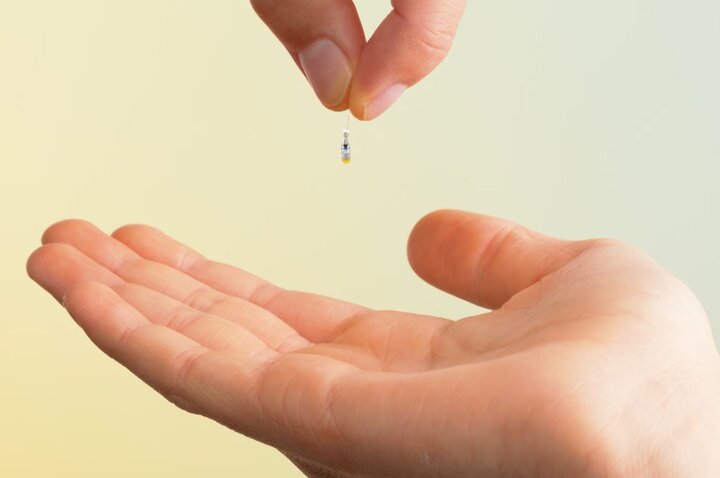 توسعه ریزرباتی به اندازه یک دانه برج که به درمان تومور مغزی کمک می‌کند