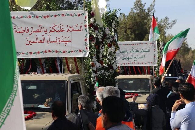 پیکرهای مطهر ۵ شهید گمنام دوران دفاع مقدس وارد کرمان شد