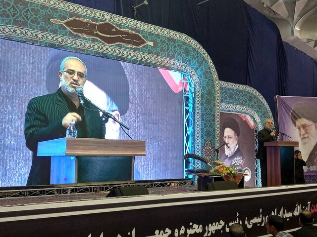 رئیس‌جمهور شهید بارها بر پرهیز از حاشیه و اختلاف تاکید داشتند