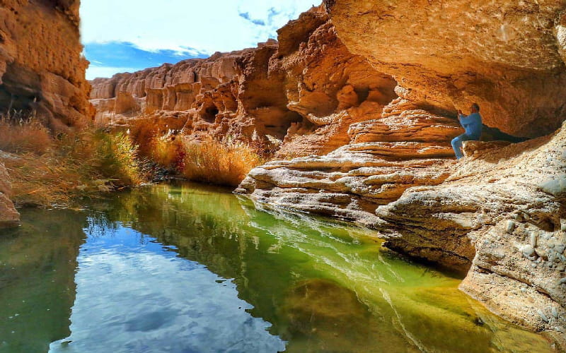 کال جنی درهای بسیار قدیمی در طبس/ بومیان به به آن دره جنها می گفتند کال جنی درهای بسیار قدیمی در طبس/ بومیان به به آن دره جنها می گفتند