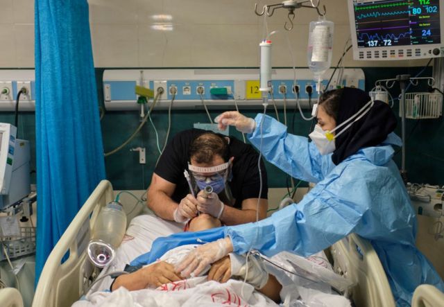 بستری شدن ۹۰ بیمار مشکوک به کرونا در بخش مراقبت‌های ویژه