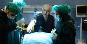 کسی حق انتقاد ندارد خدایگان سفید پوش! 