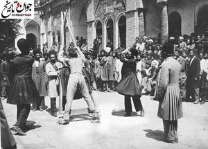 عکس/شلاق‌زدن در ملاءعام؛ اواخر قاجاریه