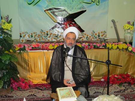 درس حوزه علمیه قم: قرآن، سفره ای پر برکت برای بشریت است