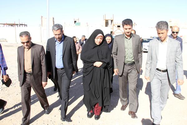 بازدید مهندس طلائی مقدم معاون استاندار و فرماندار ویژه شهرستان طبس به همراه سرکار خانم سرفرازی معاون استاندار خراسان جنوبی از پارک بانوان 