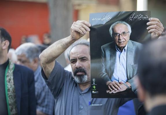 دکتر جلال مجیبیان پزشک شهیر یزدی تا منزلگاه ابدیش تشییع شد