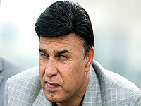 سرمربي تيم فوتبال استقلال:براي قهرماني توکلم به خداست و نيازي به پارچه و بنر ندارم