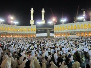 زوج های جوان استان یزد به خانه خدا می روند