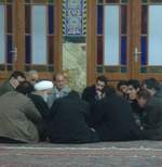 اصلاح طلبان نزديك به جبهه مشاركت يزدي تجمع خود در اعتراض به رد صلاحيتها در مقابل فرمانداري را لغو ودر مسجد روضه محمديه با نماينده ولي فقيه ديدار نمودند (انتخابات مجلس هشتم 139) اصلاح طلبان نزديك به جبهه مشاركت يزدي تجمع خود در اعتراض به رد صلاحيتها در مقابل فرمانداري را لغو ودر مسجد روضه محمديه با نماينده ولي فقيه ديدار نمودند (انتخابات مجلس هشتم 139)