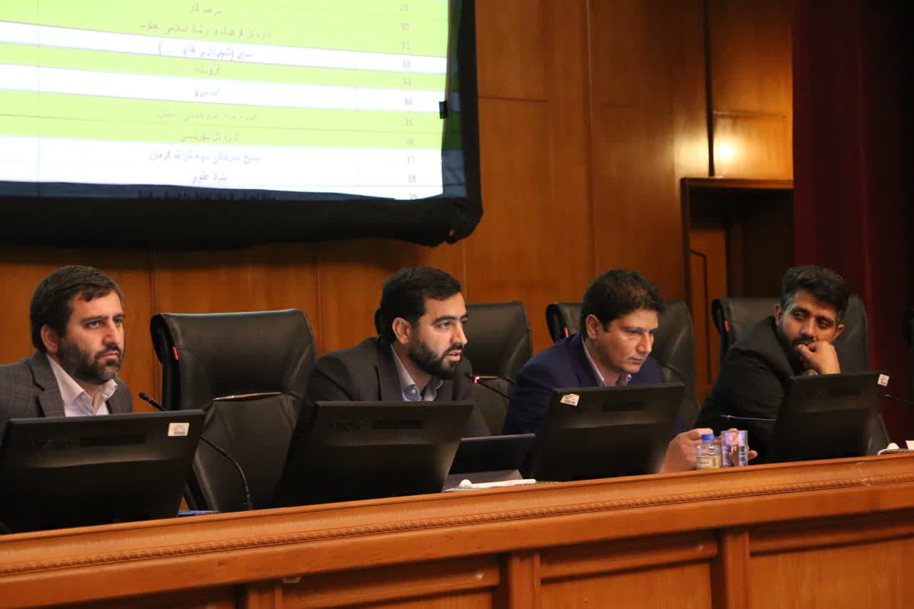 اشتغالزایی؛ محور برنامه‌های توسعه‌ای استان است