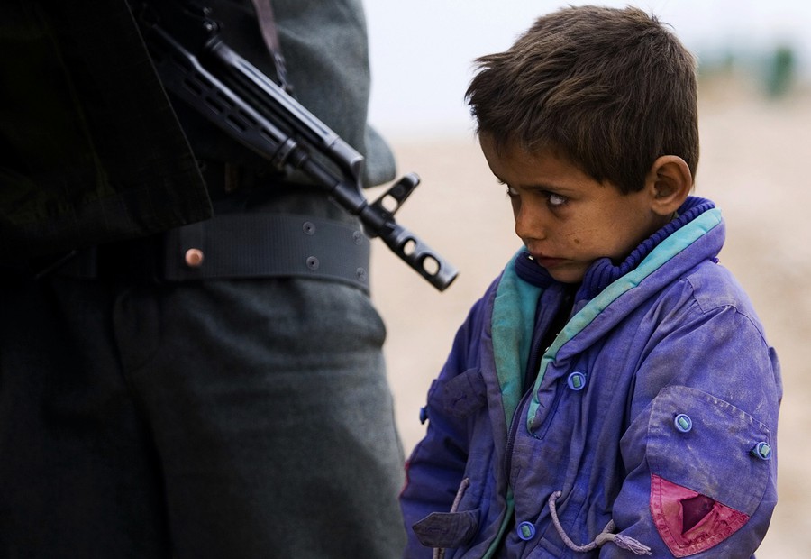 کودکان را در بحبوحه‌ها تنها نگذارید!