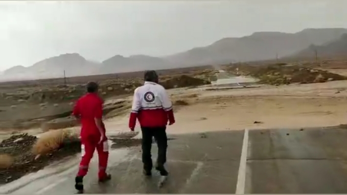 باران سیل آسا و طوفان شدید به طبس رسید